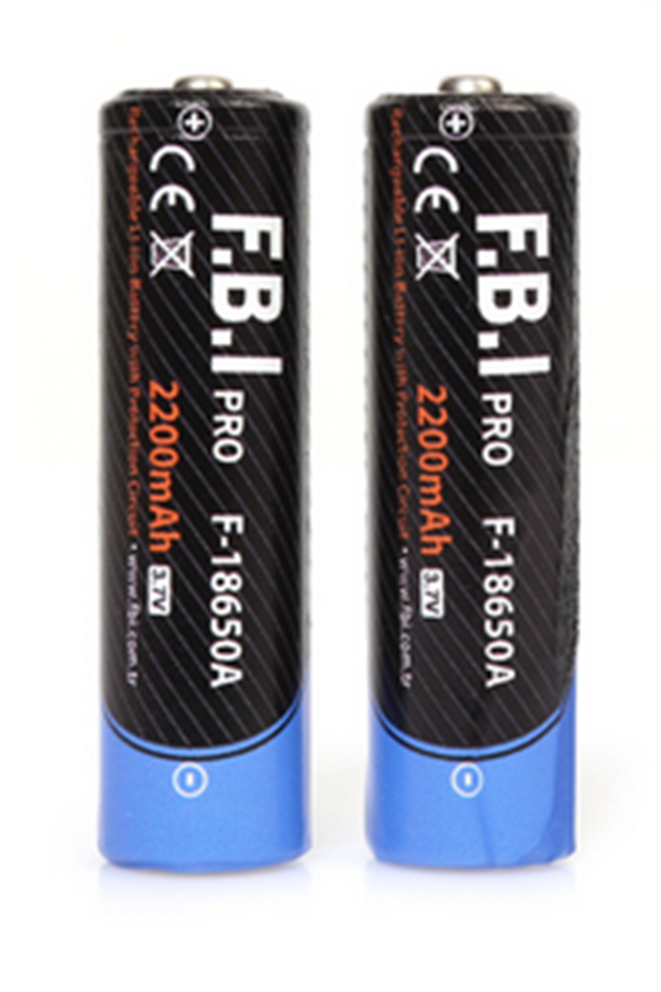 F.B.I F 18650A 3.7V 2200mAh Şarj Edilebilir Li-ion Pil El Feneri Pili 2 Adet+Pil Kutusu Hediye