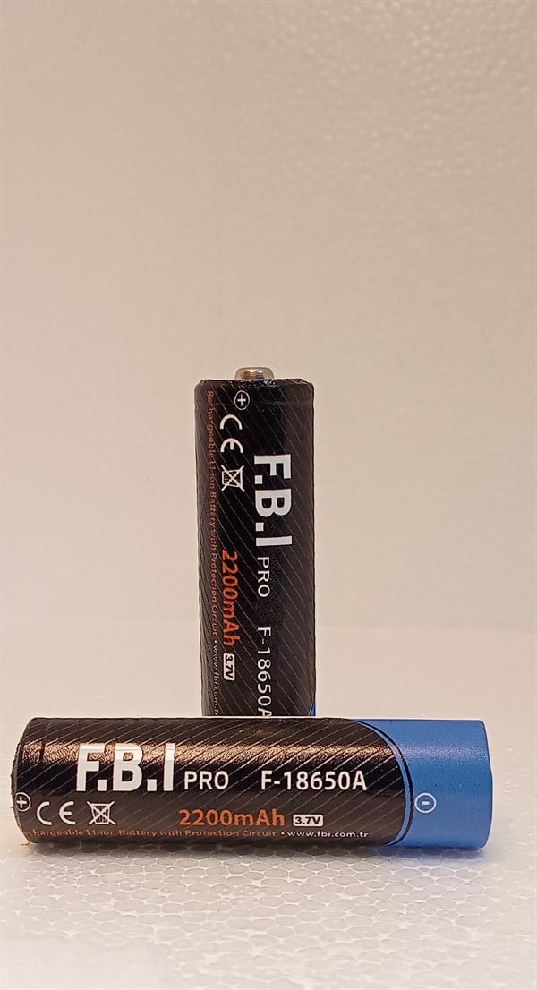 F.B.I F 18650A 3.7V 2200mAh Şarj Edilebilir Li-ion Pil El Feneri Pili 2 Adet+Pil Kutusu Hediye