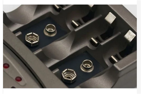 Sertec STC-C9V AA-AAA-9V Uyumlu Universal 4’lü Pil Şarj Aleti
