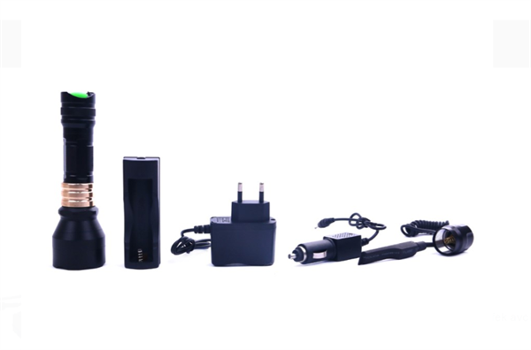Watton WT-016 Sarı Işık 600 Lümen Özel Şarjlı Avcı Feneri