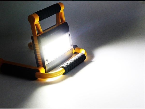 1300 Lümen Güçlü LED  Yüksek Performanslı Aydınlatma WT-328